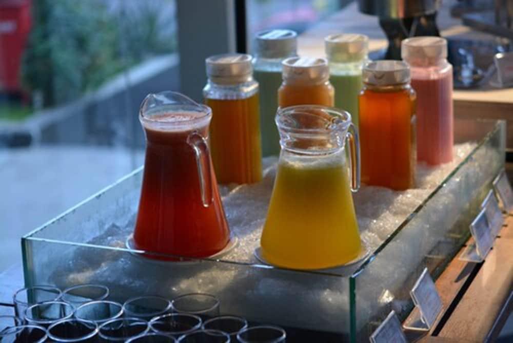 Luminor Hotel Jemursari By Wh With The Best Breakfast In Town And Located Near Surabaya Industrial Estate Rungkut Sier Exterior foto