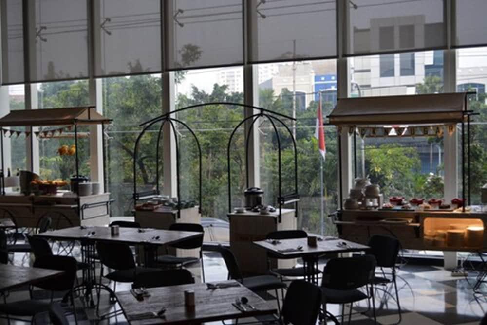 Luminor Hotel Jemursari By Wh With The Best Breakfast In Town And Located Near Surabaya Industrial Estate Rungkut Sier Exterior foto